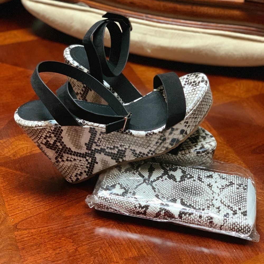 Snakeskin Wedges with matching wallet